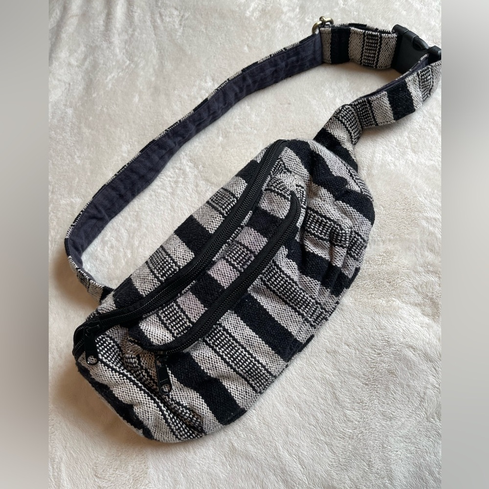 Lakhay’s crossbody Boho Striped Fanny Pack 🌿 100% Cotton Handwoven travel bag